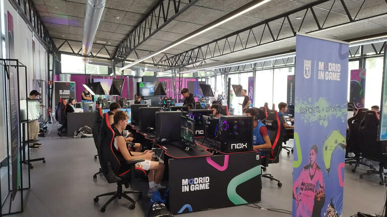 Archivo. Usuarios en el eSports Center de Madrid In Game